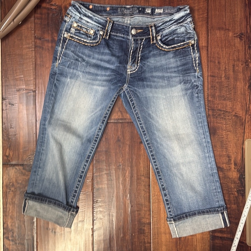 Miss Me Signature Cuffed Capri Cropped Jeans